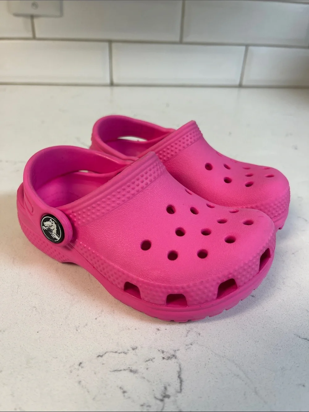 Crocs Classic Clogs Kids Size 7 Pink 206990 Barbie Pink